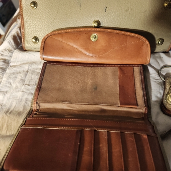 Dooney and Bourke, Tan 3-Piece Purse, Wallet and Key Chain - Picture 4 of 4